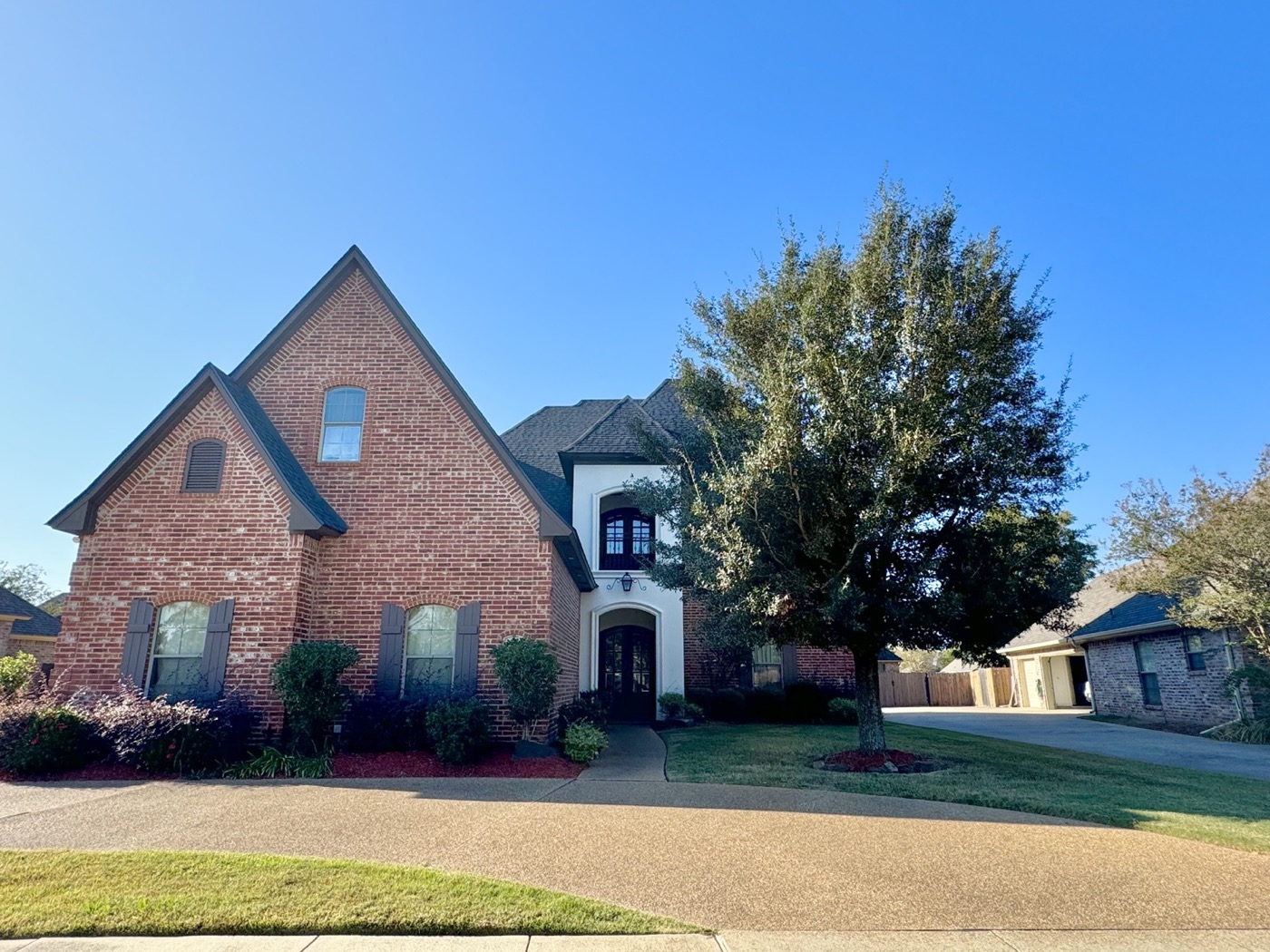 Brick residence on Ashley River Road in Shreveport, Louisiana